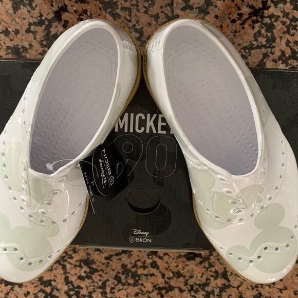 Disney Golf Shoes - Picture 1 of 5